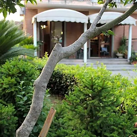 Hotel Diana